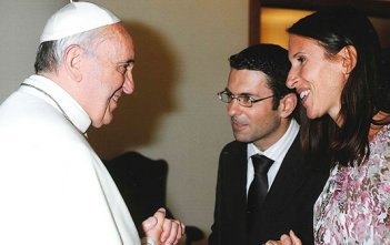 Kevin Wagner shaking hands with Pope Francis